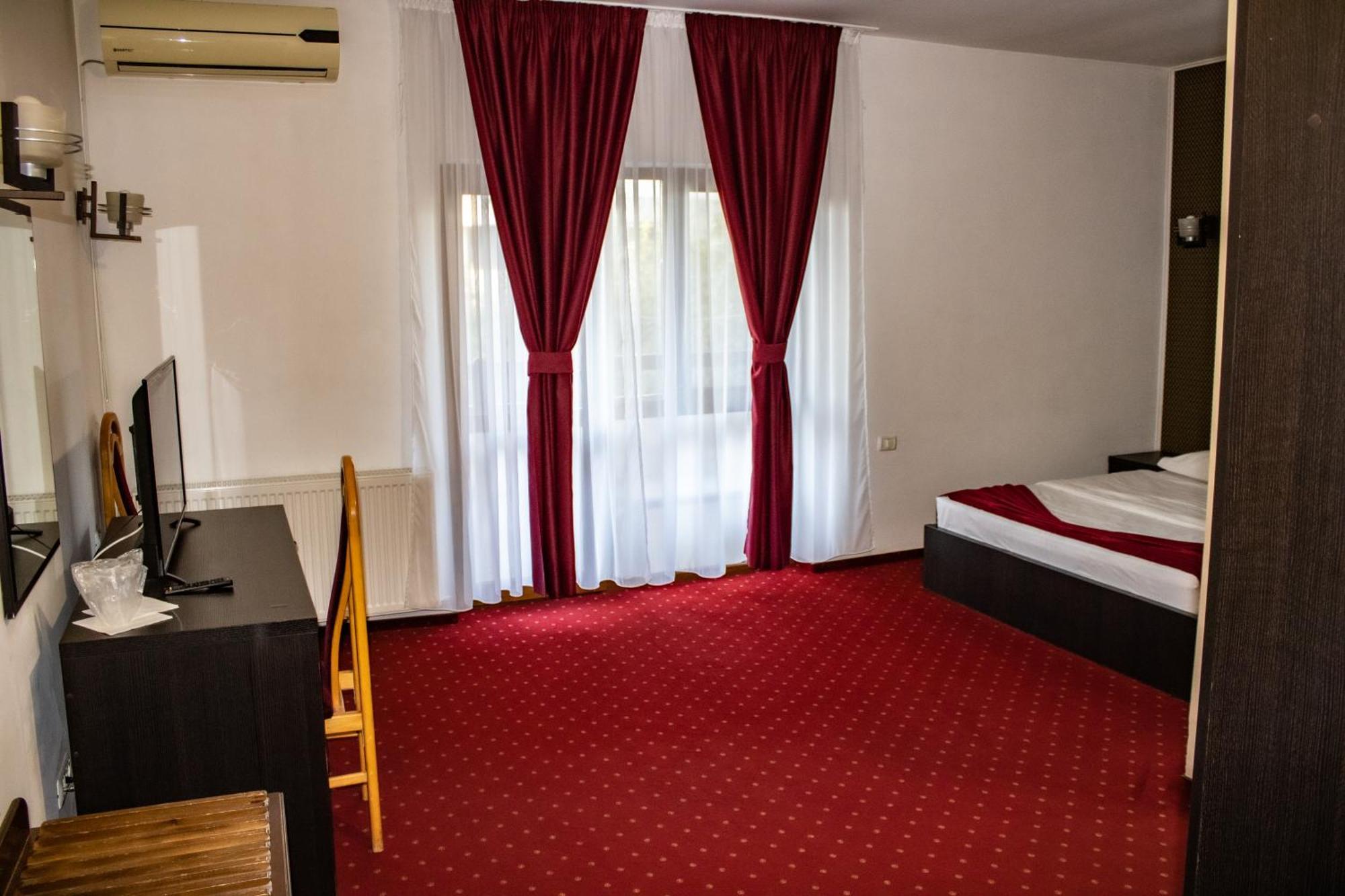 Hotel Rebis Brăila Exterior foto