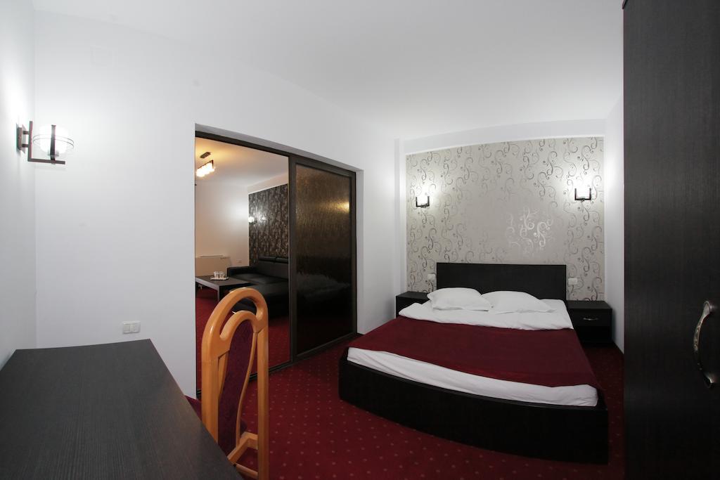 Hotel Rebis Brăila Zimmer foto